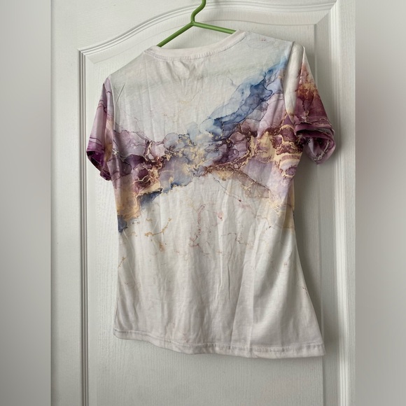 2 for 1! Marble print short sleeve shirts. Size small. - Picture 4 of 11